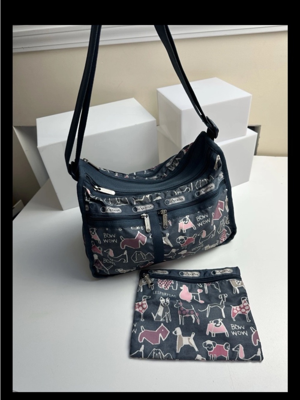 LeSportsac Deluxe Everyday Bag Expandable Fun Dog Print Bow Wow Bag Crossbody - Picture 9 of 11